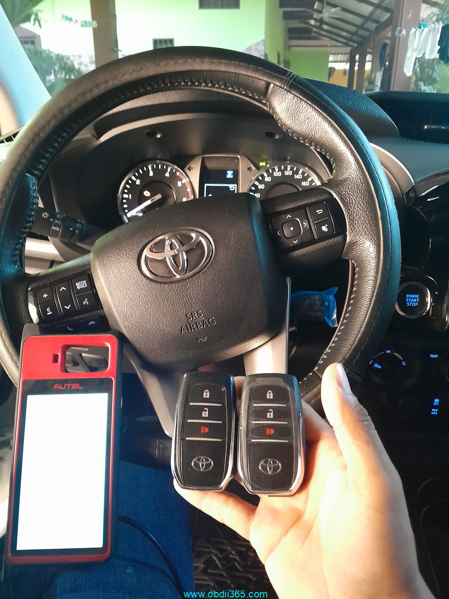 Autel Km100 2023 Toyota Hilux 1